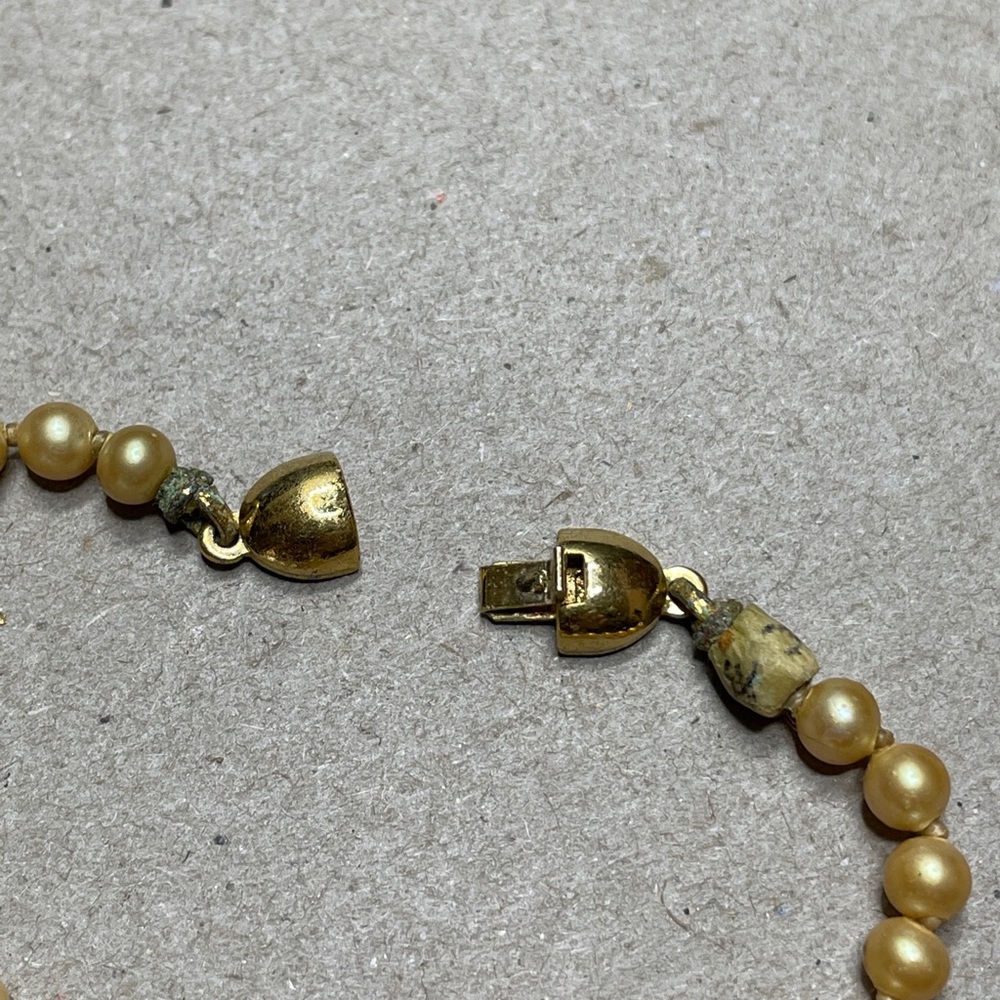 Monet Vintage Graduating Faux Mocha Pearls 28” Long Gold Tone Clasp Og Tag - Picture 4 of 6